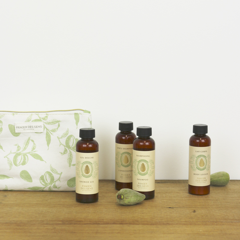 Soothing Almond Travel Pouch Almond Set
