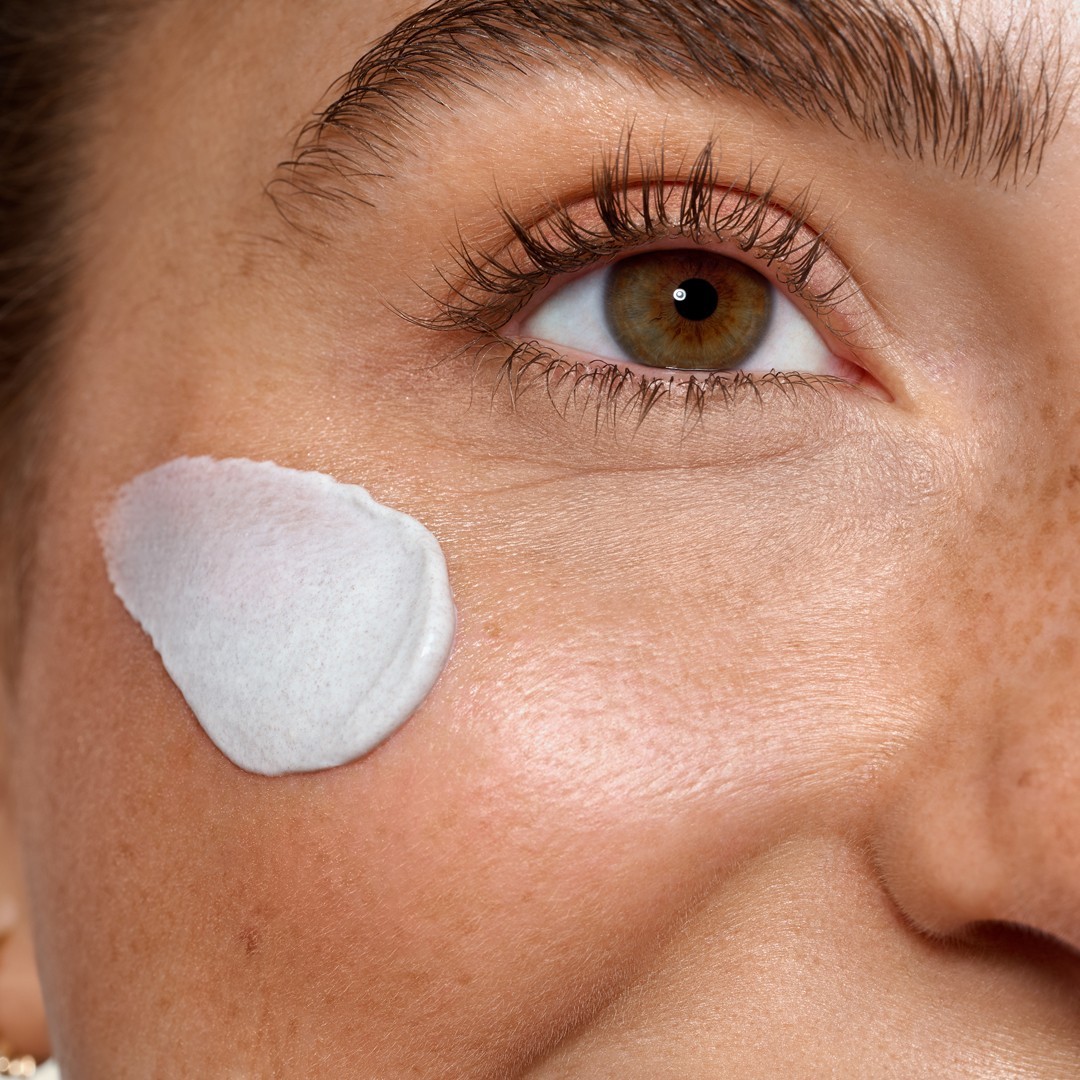 Daywear Plus Sheer Tint SPF 15