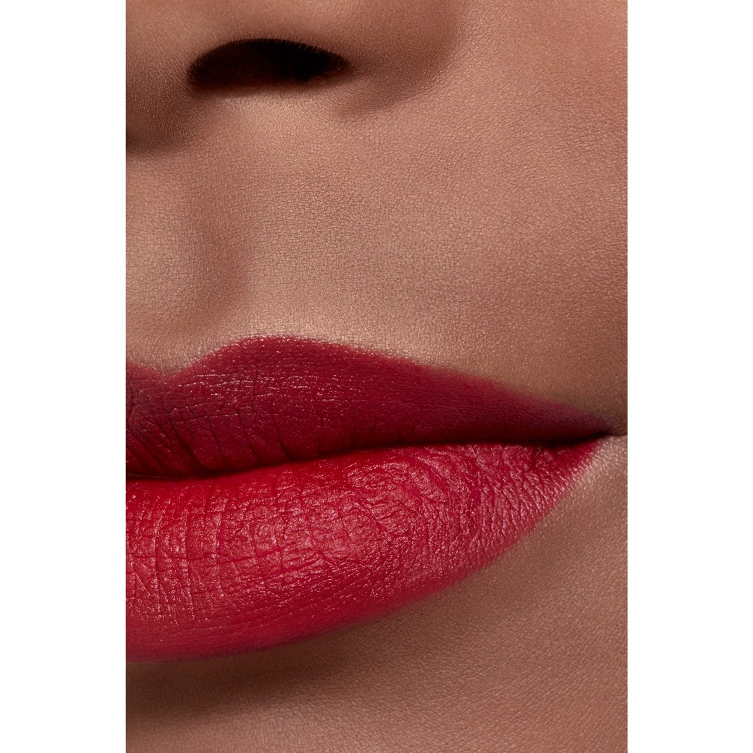 LE ROUGE VELOURS LUMINEUX