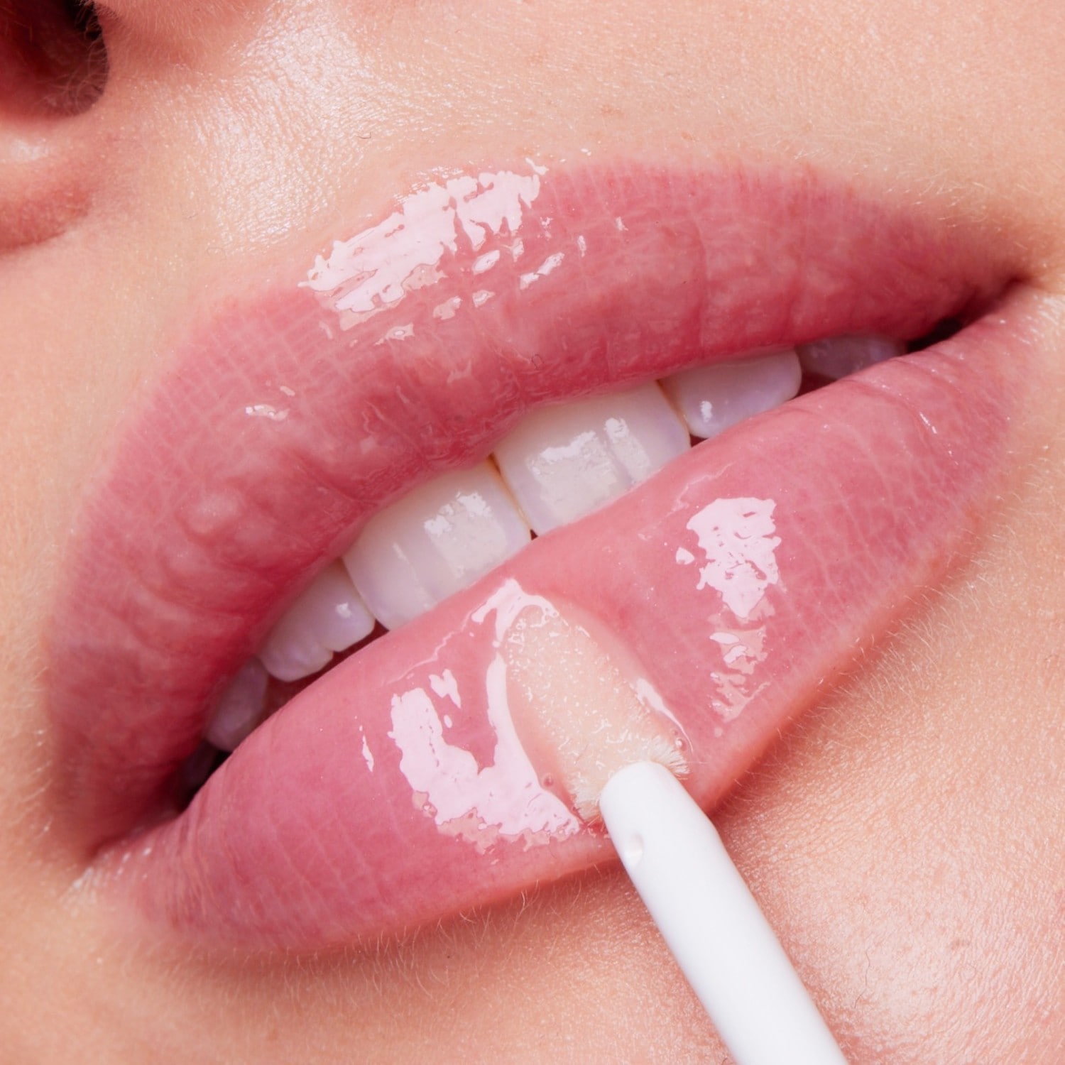 Plumping Lip Serum