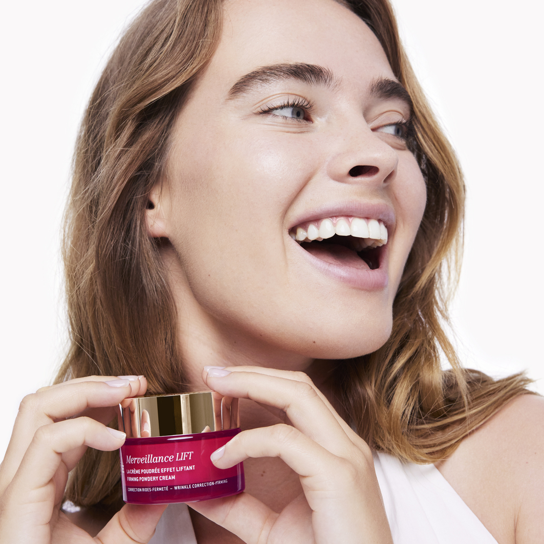 Merveillance Lift Powdery Cream
