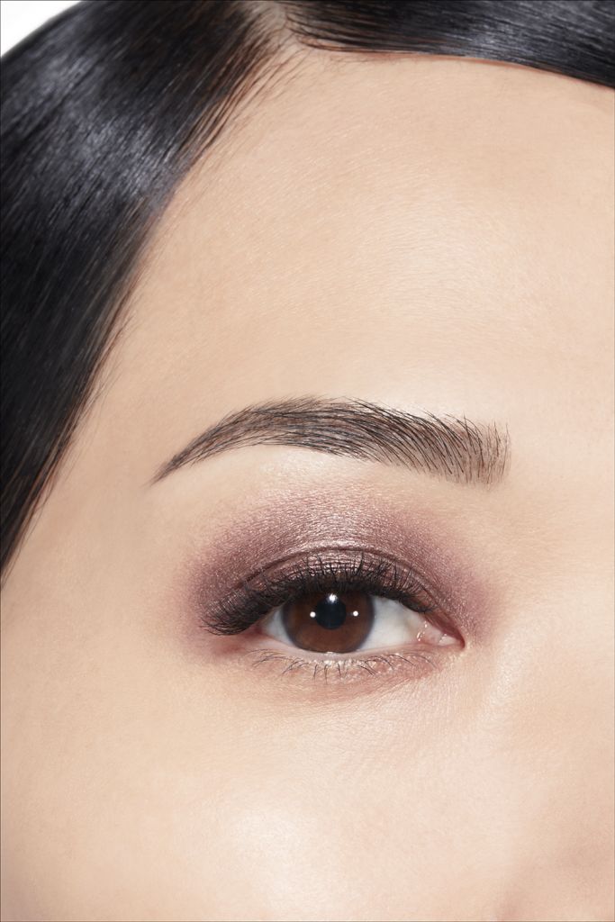 NOVO. SOMBRA LÍQUIDA PARA PÁLPEBRAS DE LONGA DURAÇÃO