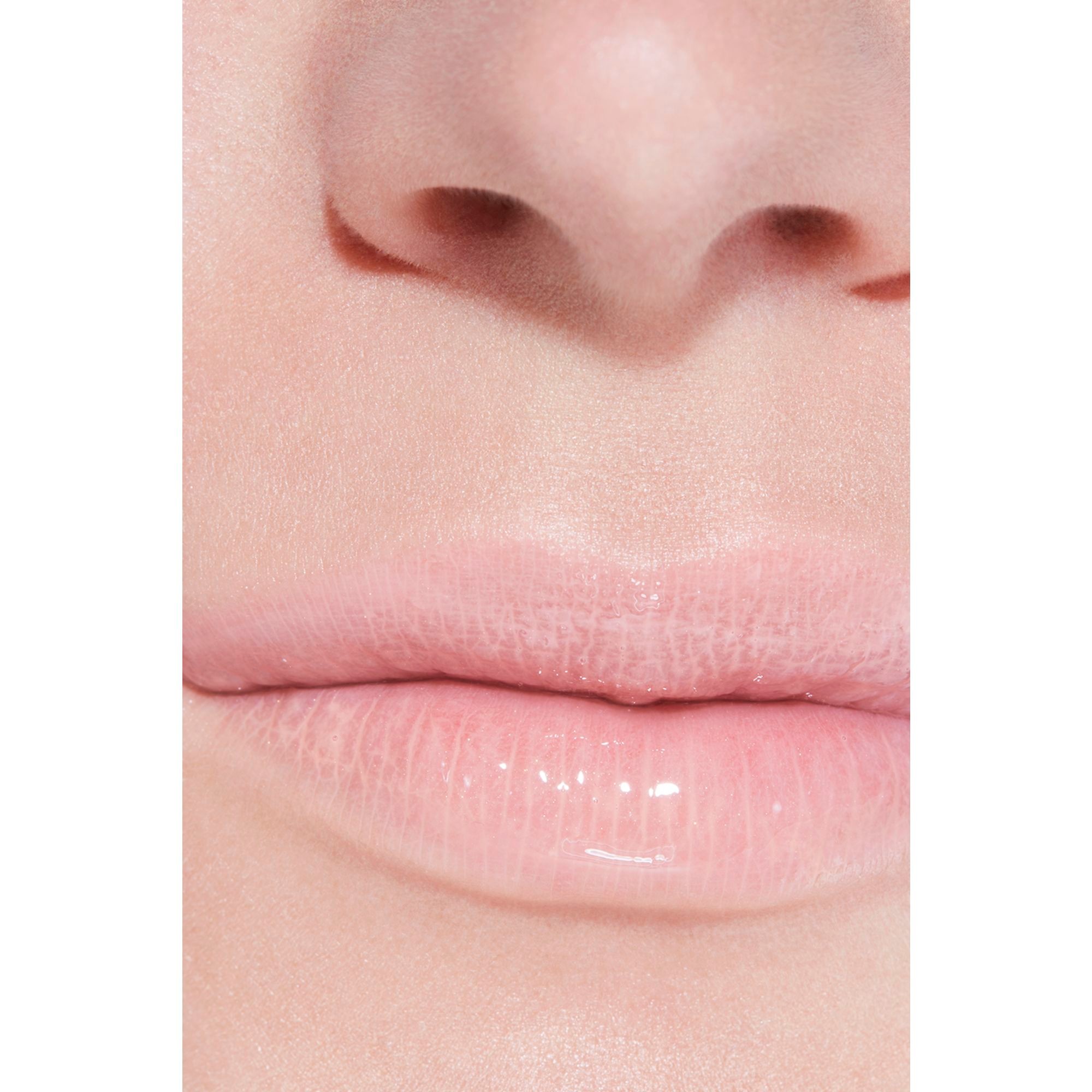 GLOSS DE ALTO BRILHO HIDRATANTE E SUAVIZANTE