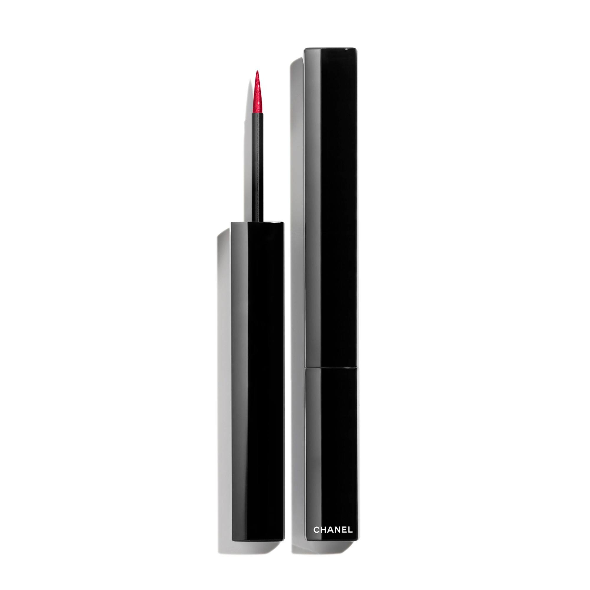 EYELINER LIQUIDO ALTA PRECISÃO, LONGA DURAÇÃO E À PROVA DE ÁGUA