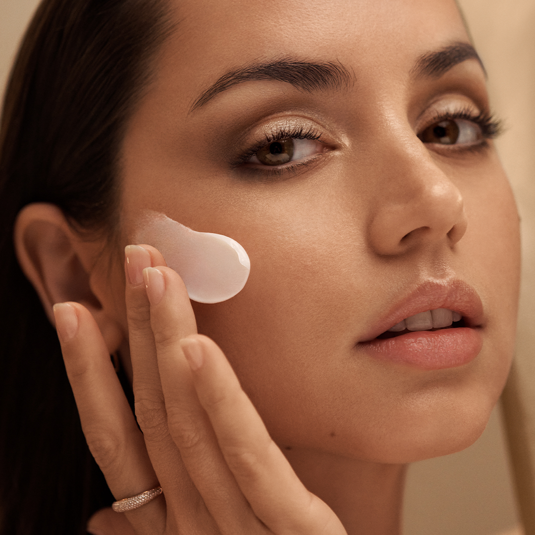 Revitalizing Supreme+ Youth Power Creme