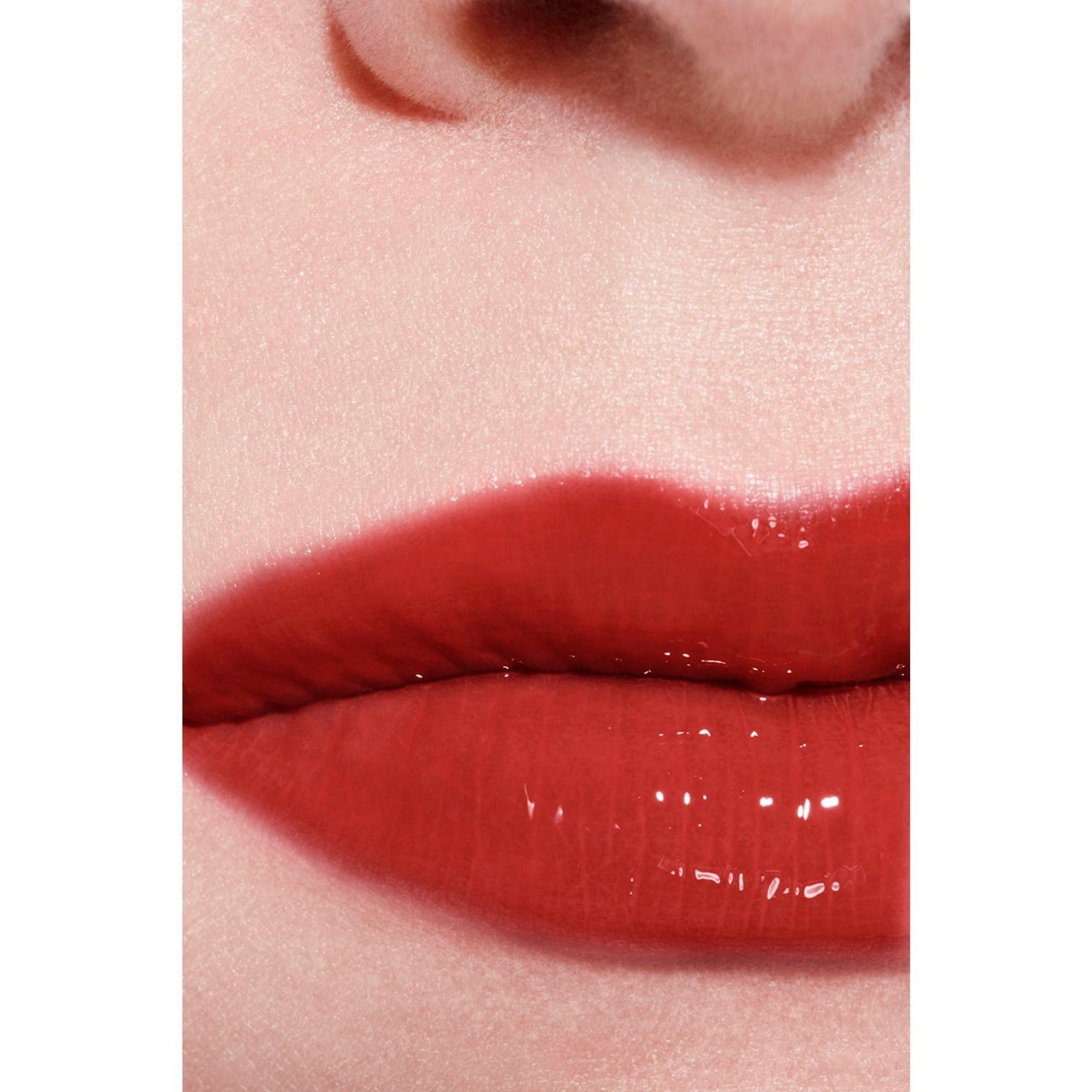 GLOSS DE ALTO BRILHO HIDRATANTE E SUAVIZANTE