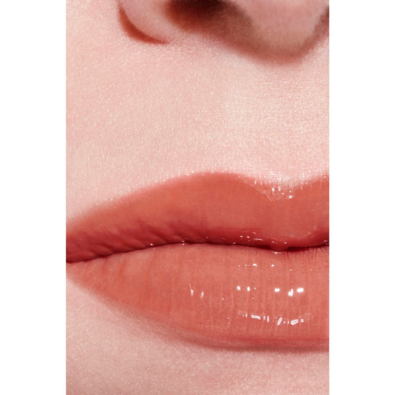 GLOSS DE ALTO BRILHO HIDRATANTE E SUAVIZANTE