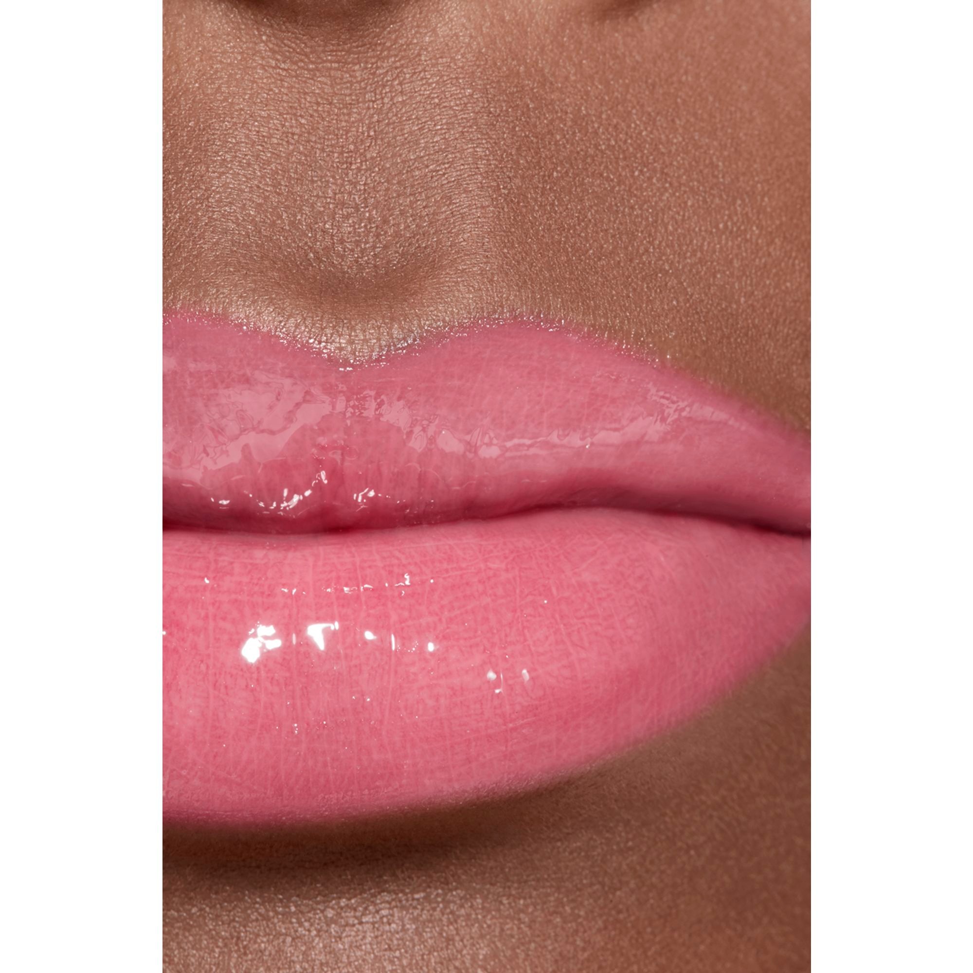 GLOSS DE ALTO BRILHO HIDRATANTE E SUAVIZANTE