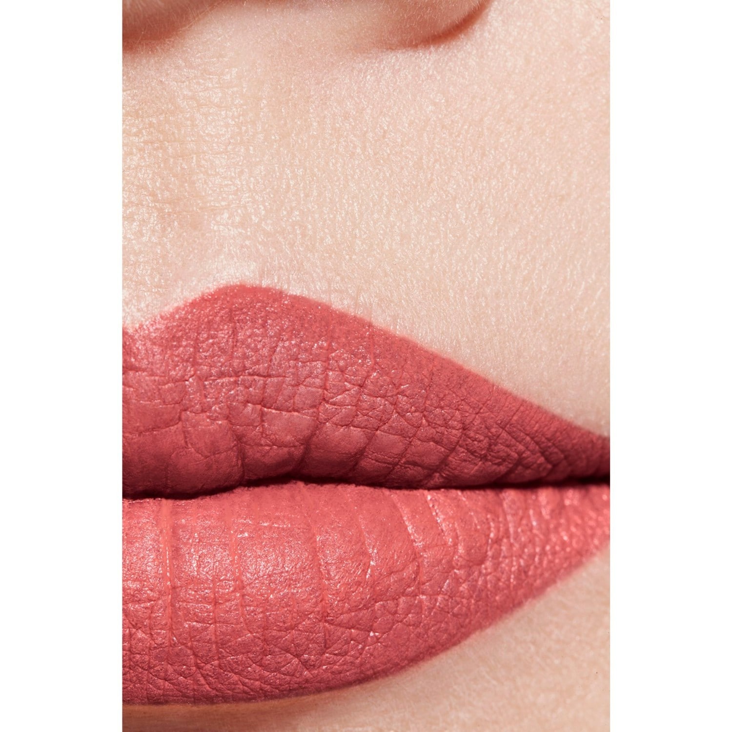 LE ROUGE VELOURS LUMINEUX