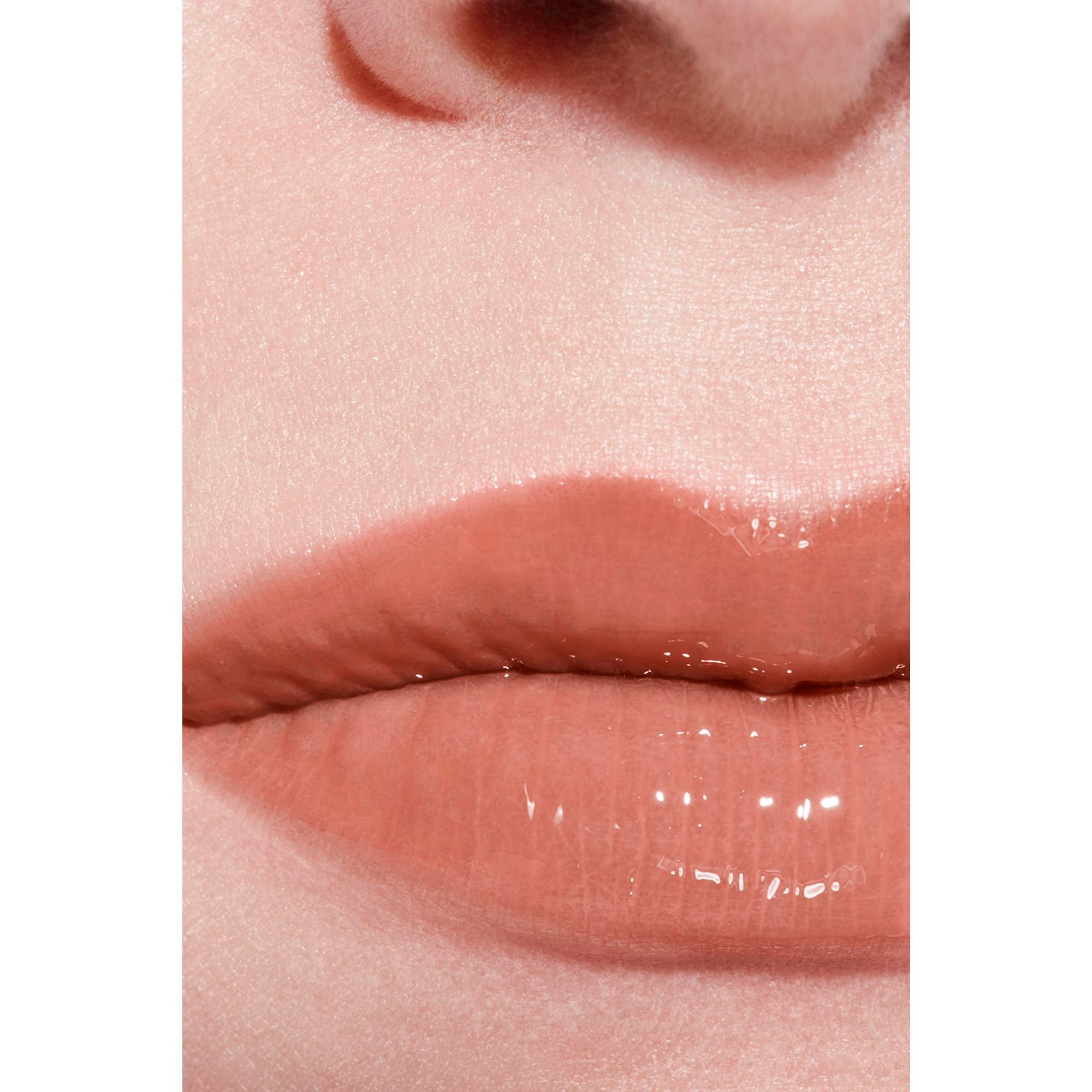 GLOSS DE ALTO BRILHO HIDRATANTE E SUAVIZANTE