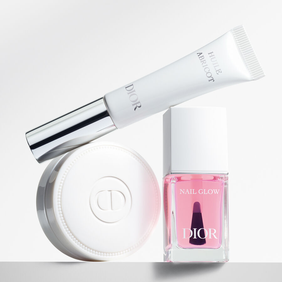 Dior Nail Glow  -  efeito manicura francesa imediato
