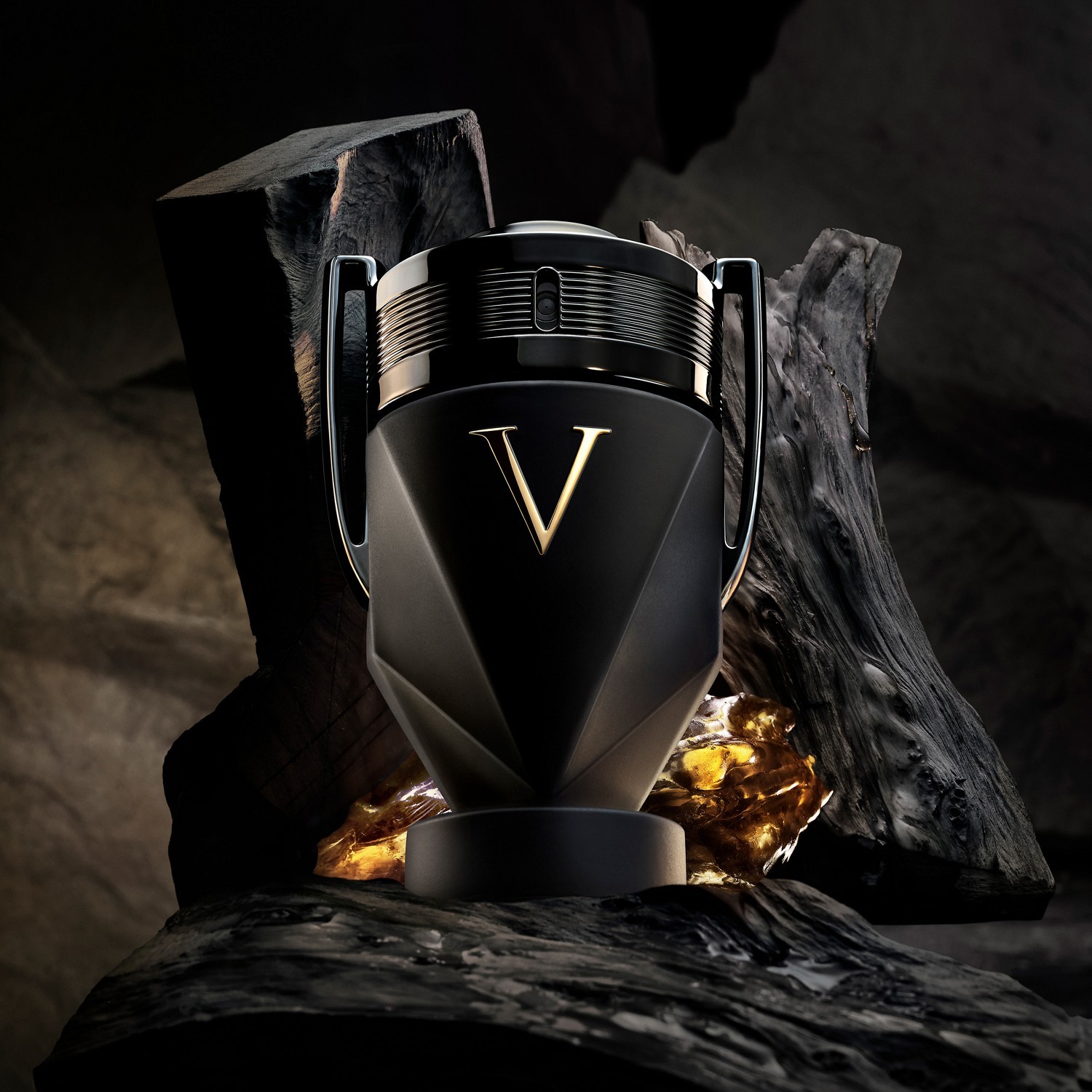 Invictus Victory Absolu Parfum Intense Spray