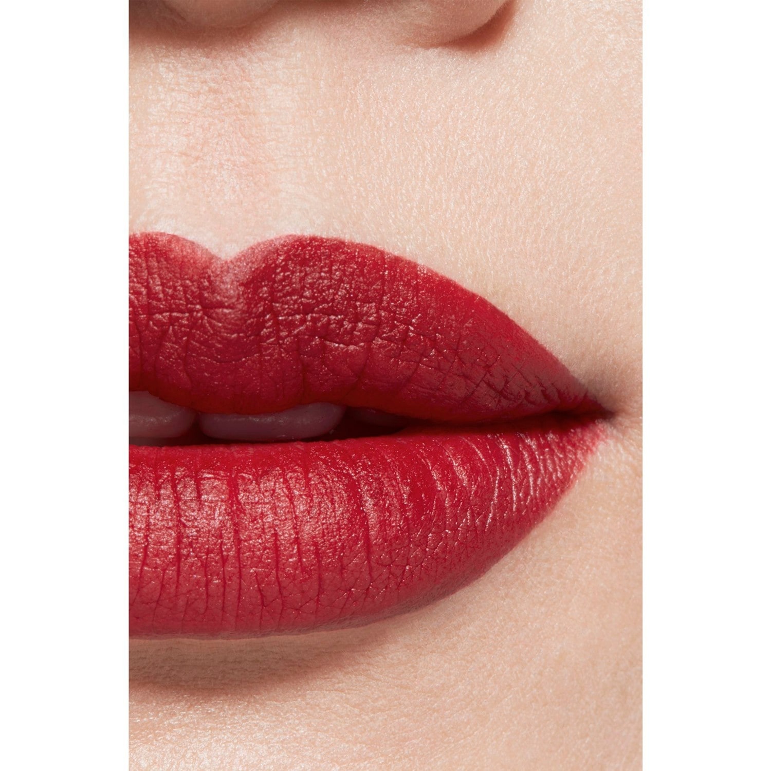 LE ROUGE VELOURS LUMINEUX