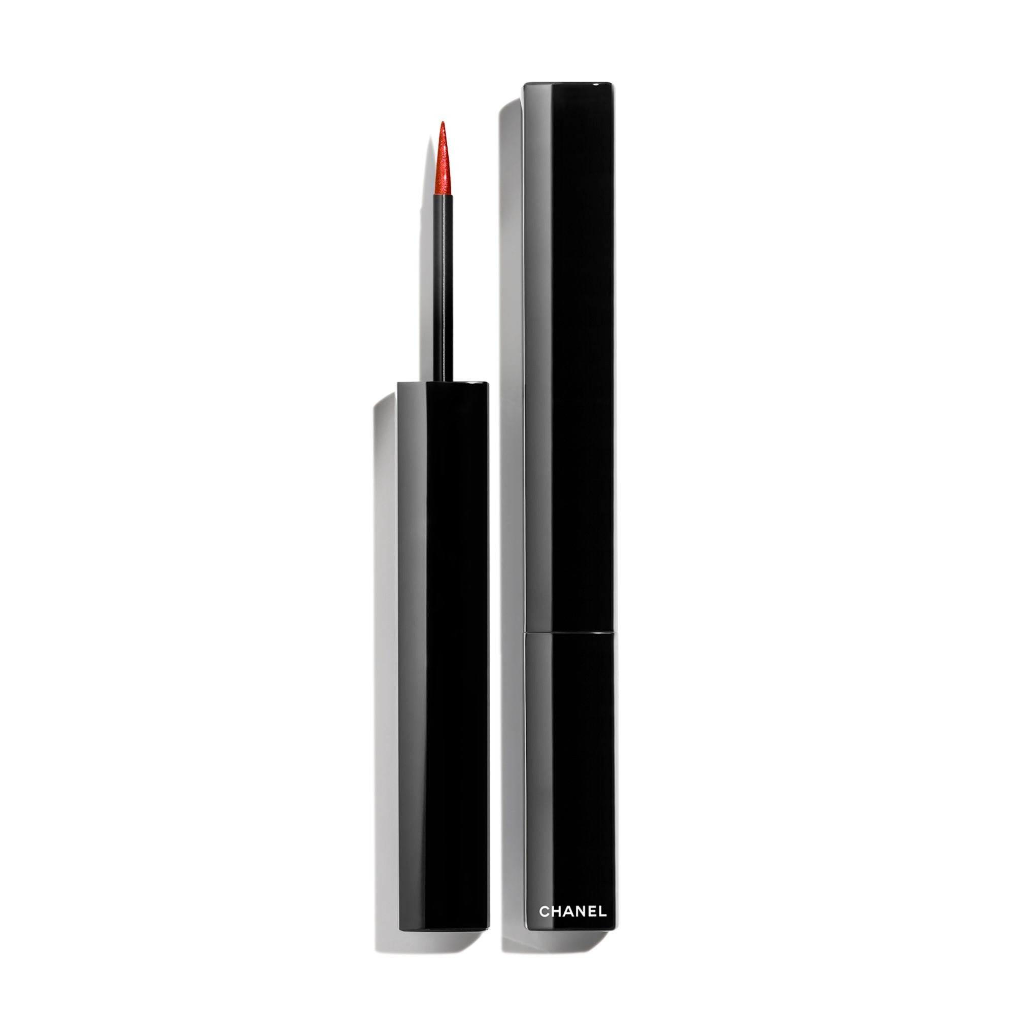 EYELINER LIQUIDO ALTA PRECISÃO, LONGA DURAÇÃO E À PROVA DE ÁGUA