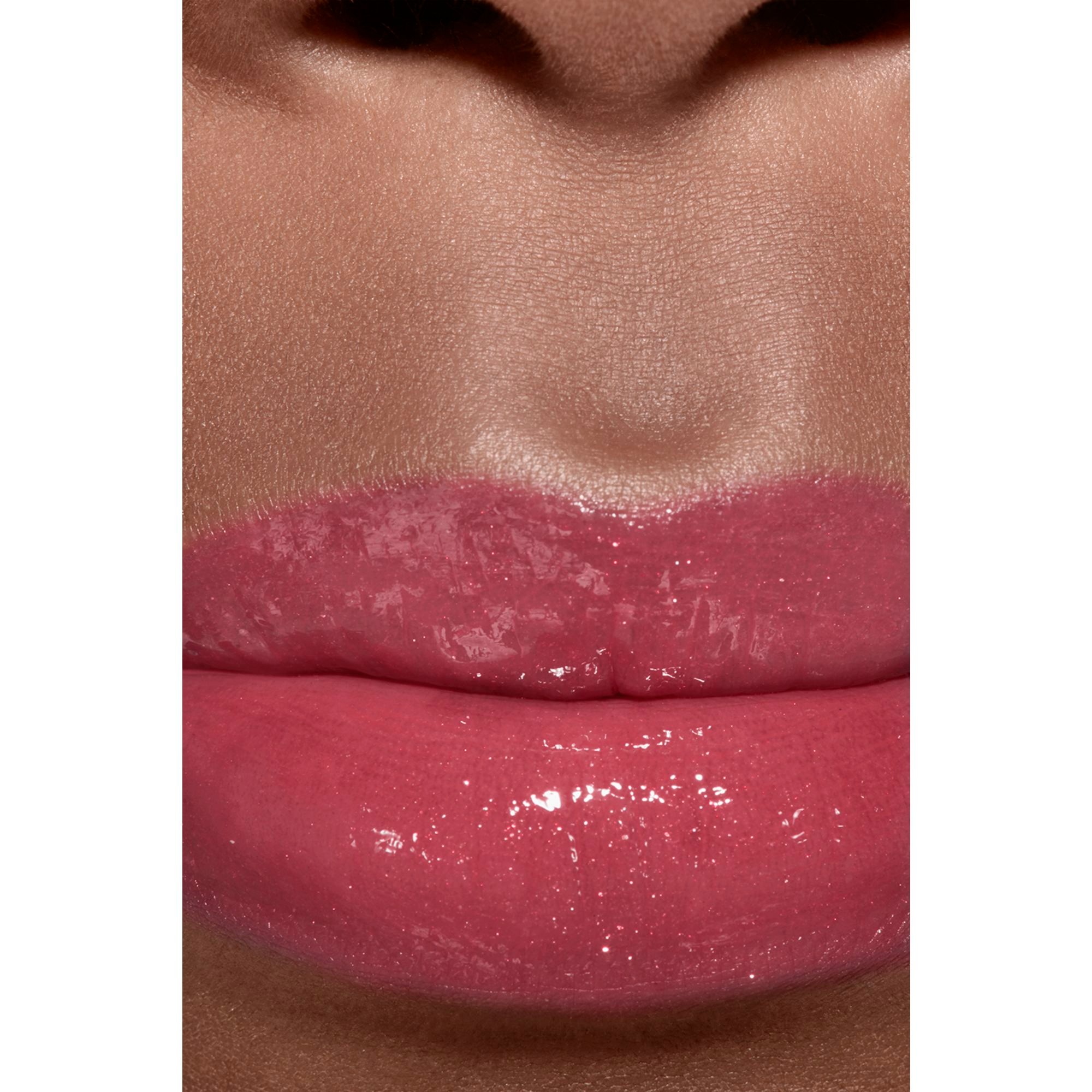 GLOSS DE ALTO BRILHO HIDRATANTE E SUAVIZANTE