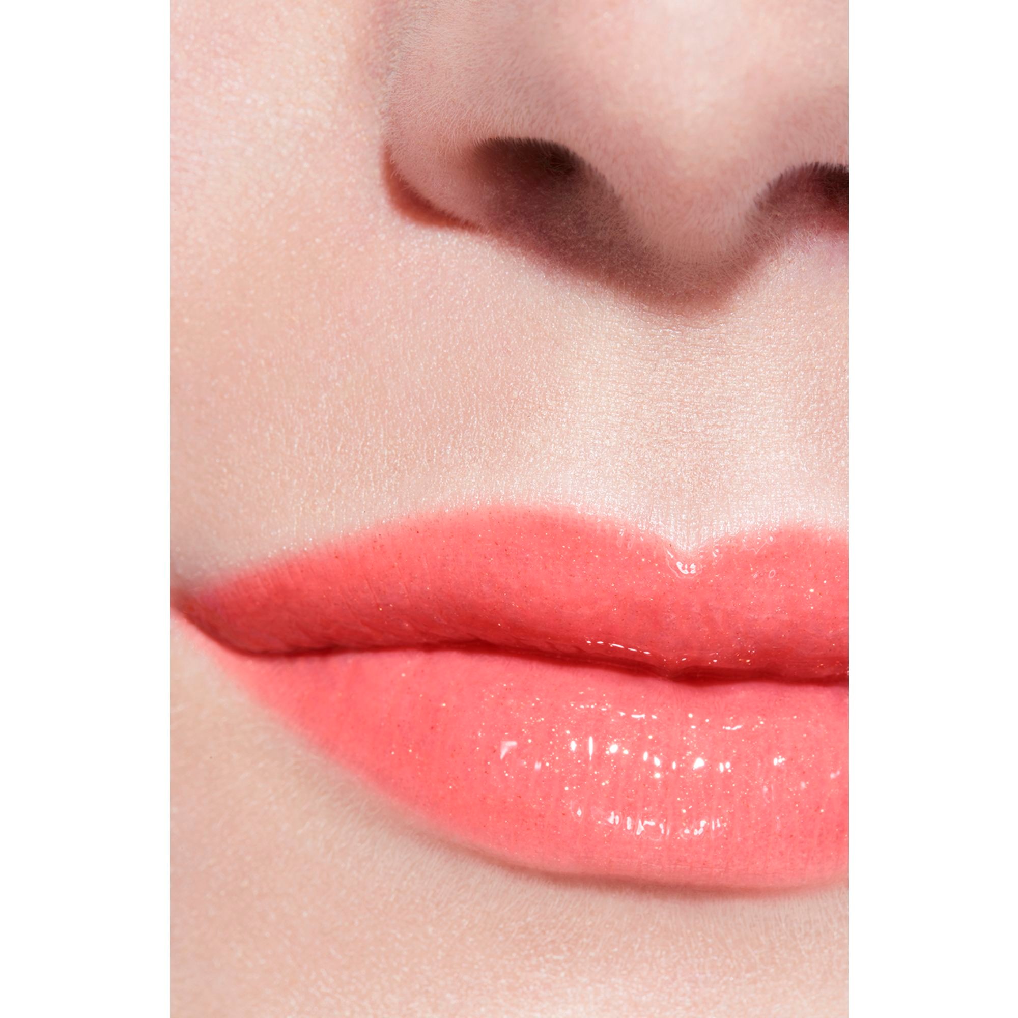 GLOSS DE ALTO BRILHO HIDRATANTE E SUAVIZANTE