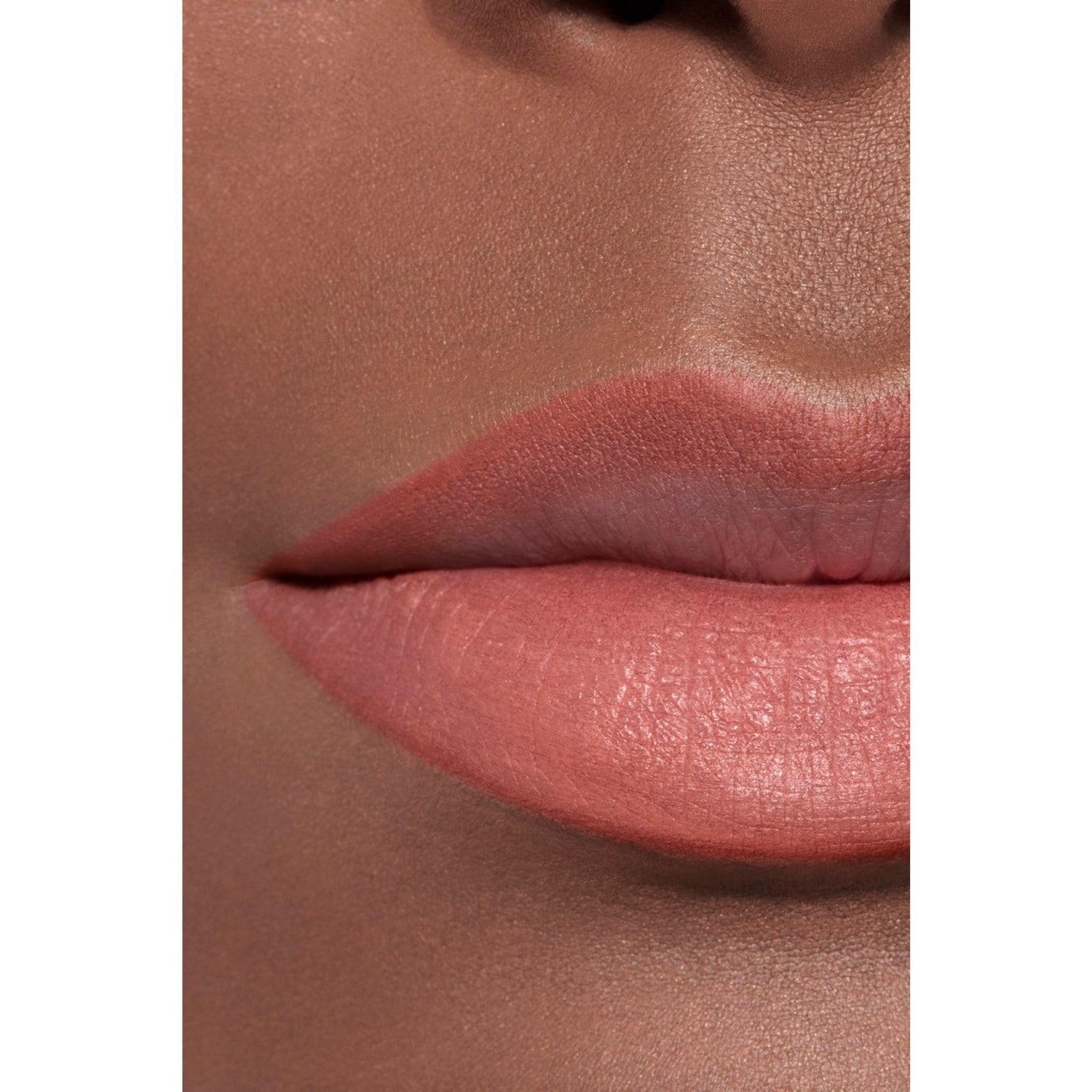 LÁPIS PARA CONTORNO DE LÁBIOS COM PRECISÃO - 156 BEIGE NATUREL