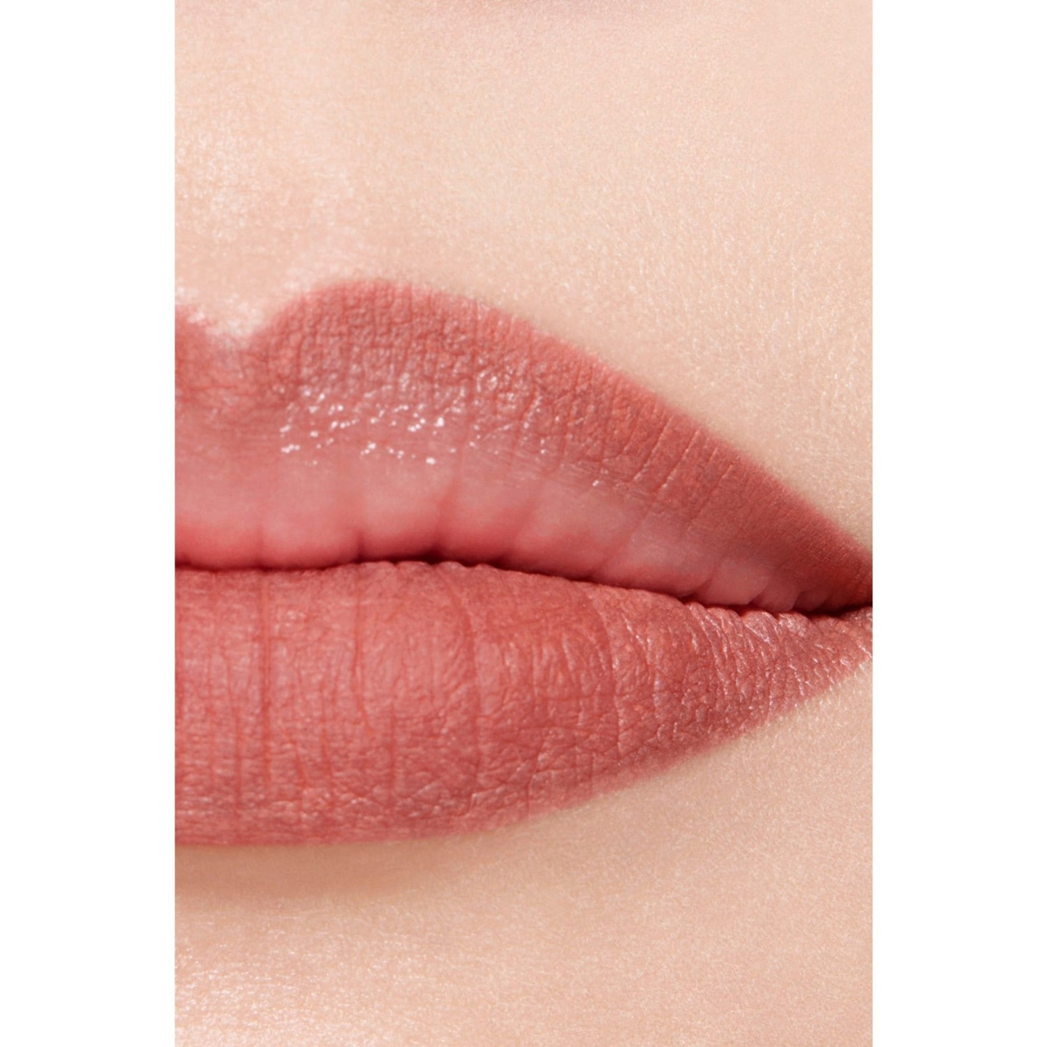 LÁPIS PARA CONTORNO DE LÁBIOS COM PRECISÃO - 156 BEIGE NATUREL