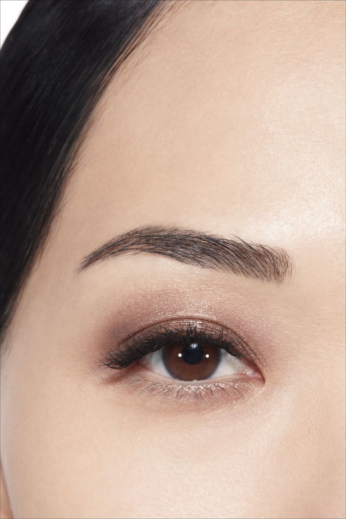 NOVO. SOMBRA LÍQUIDA PARA PÁLPEBRAS DE LONGA DURAÇÃO