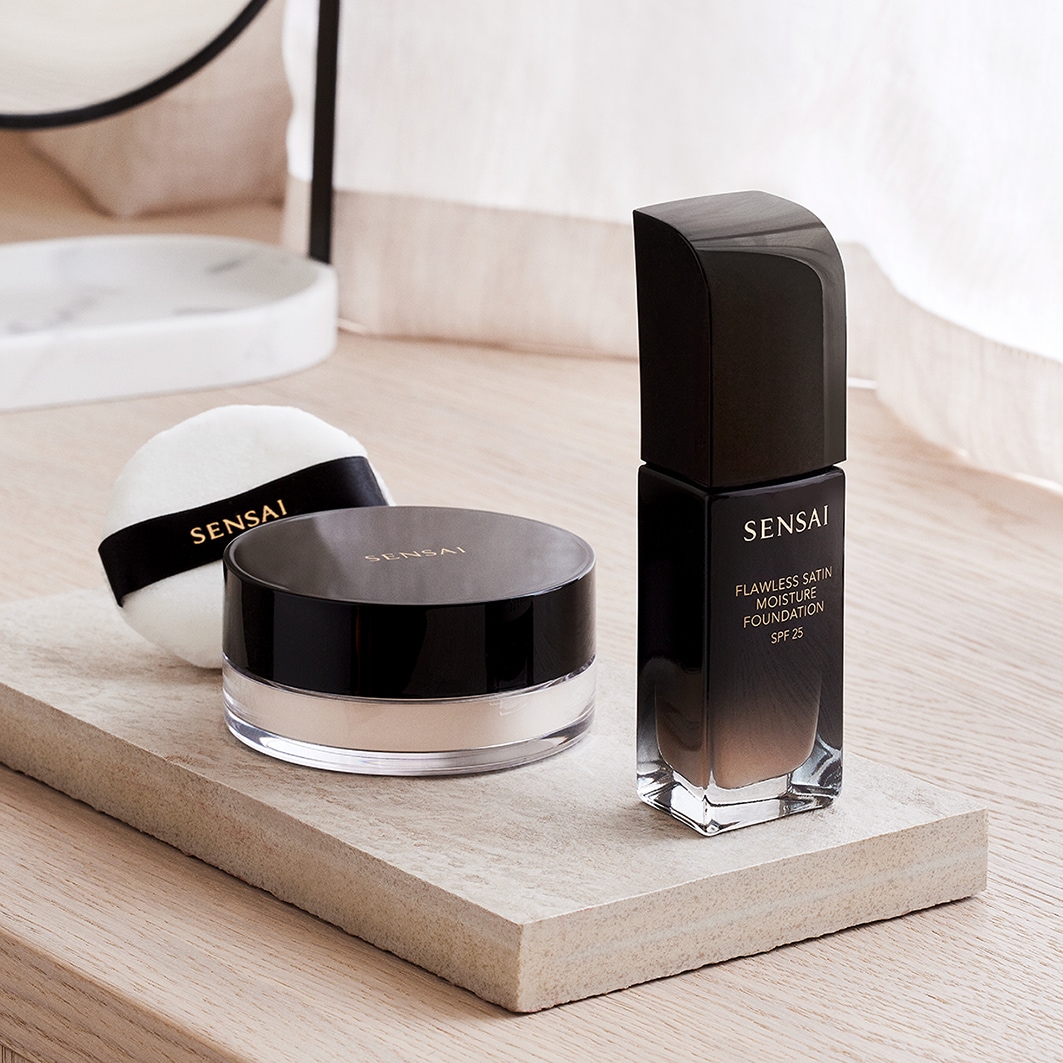 Finish Makeup Flawless Satin Moisture Foundation