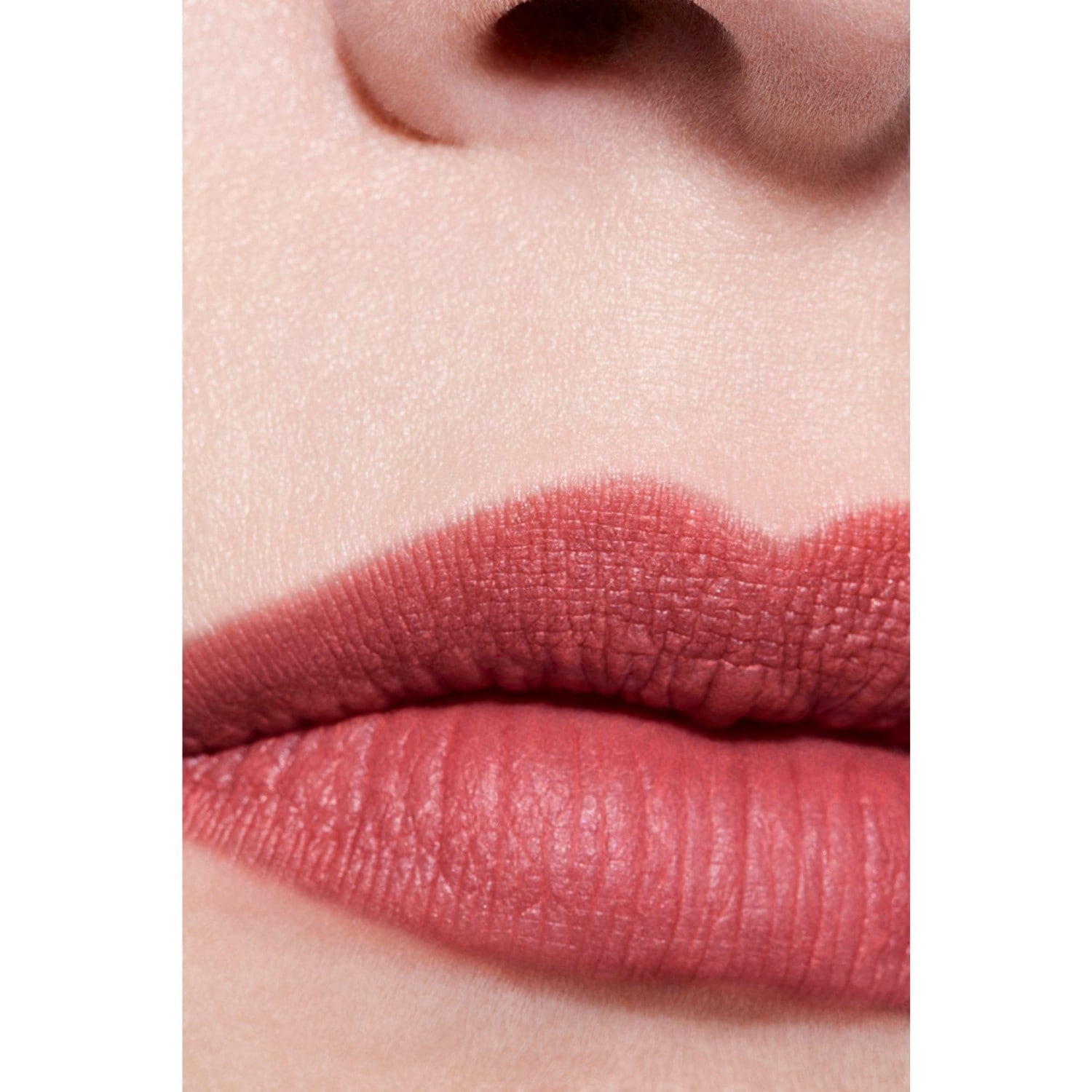 LE ROUGE VELOURS LUMINEUX