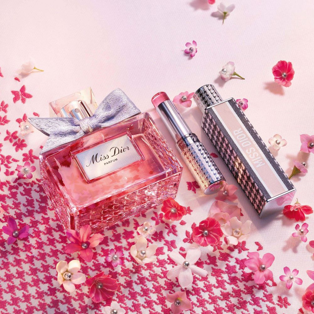 Miss Dior Parfum  - Notas florais, frutadas e amadeiradas intensas