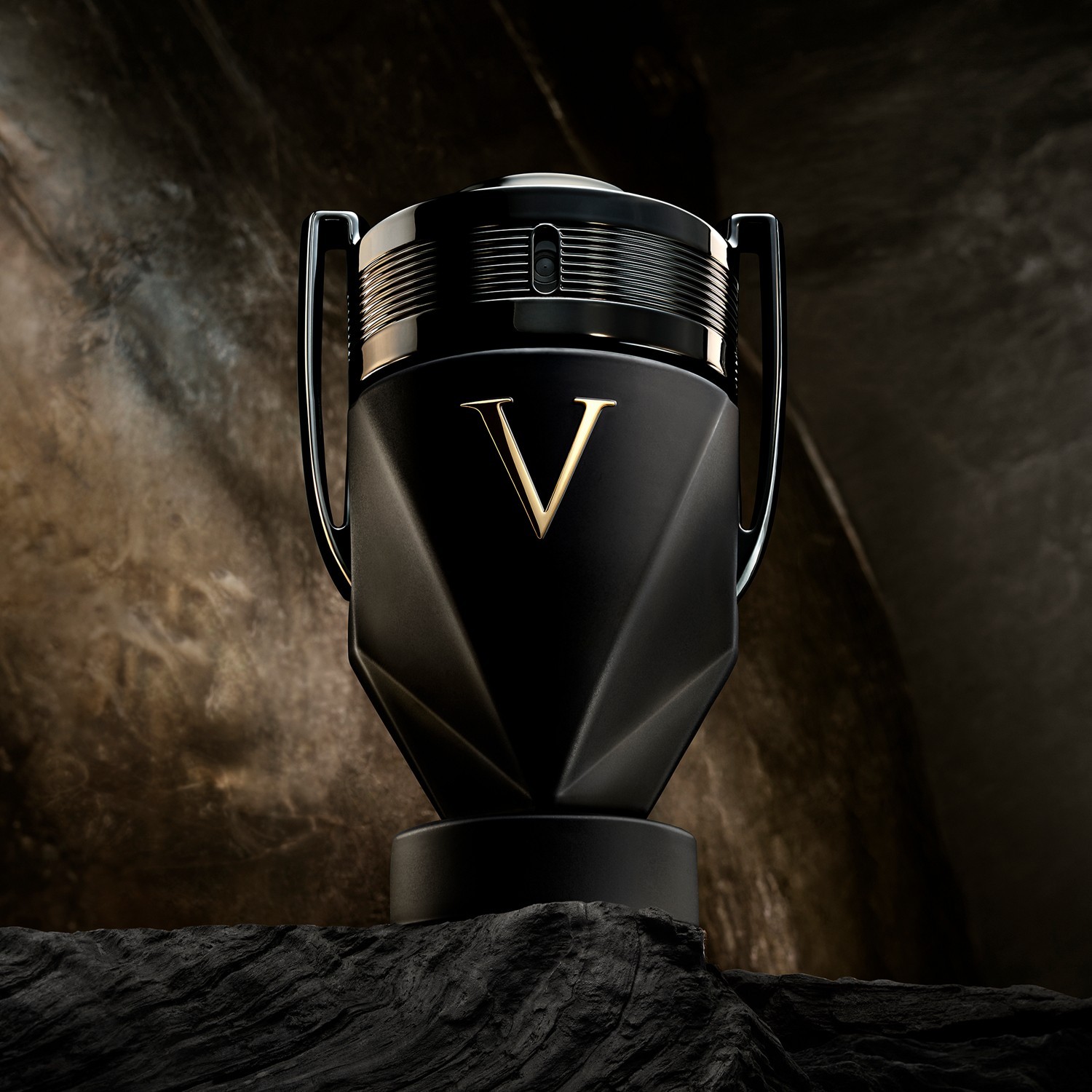 Invictus Victory Absolu Parfum Intense Spray