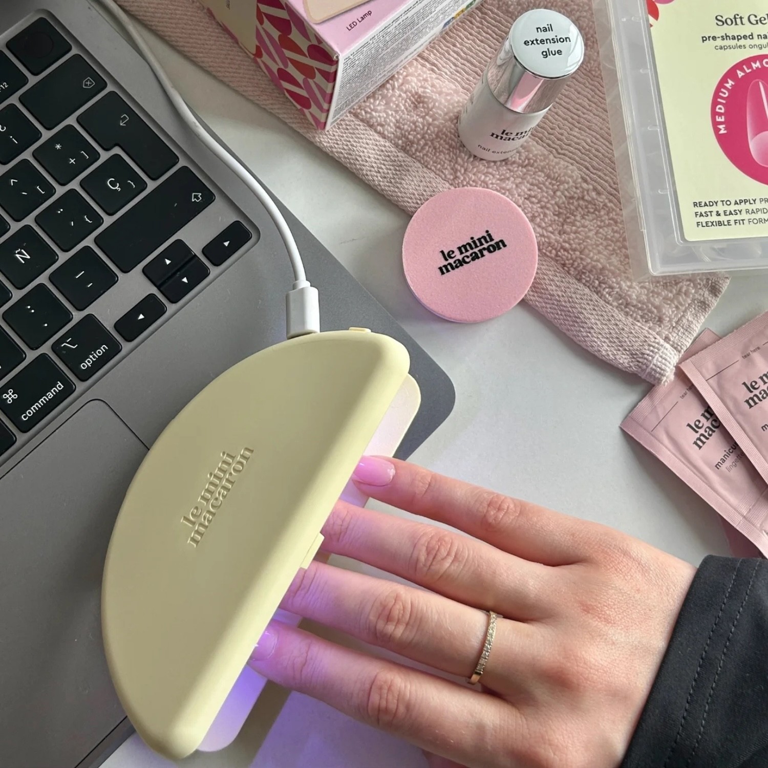 Gel Tips Medium Almond Kit