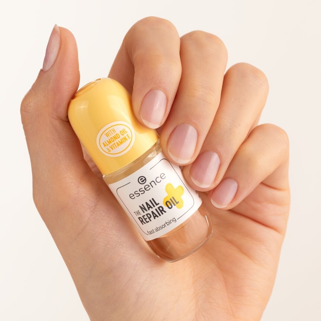 ESSENCE The Nail Repair Oil DOUGLAS